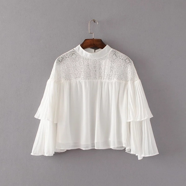 Κομψή γυναικεία μπλούζα με πέπλα και δαντέλα σε τρία χρώματα