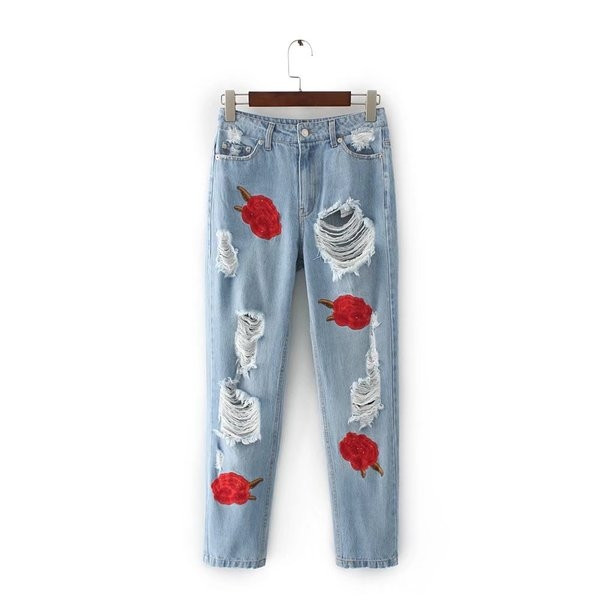 Μοντέρνα τζην γυναικεία με υψηλή μέση και κεντήματα