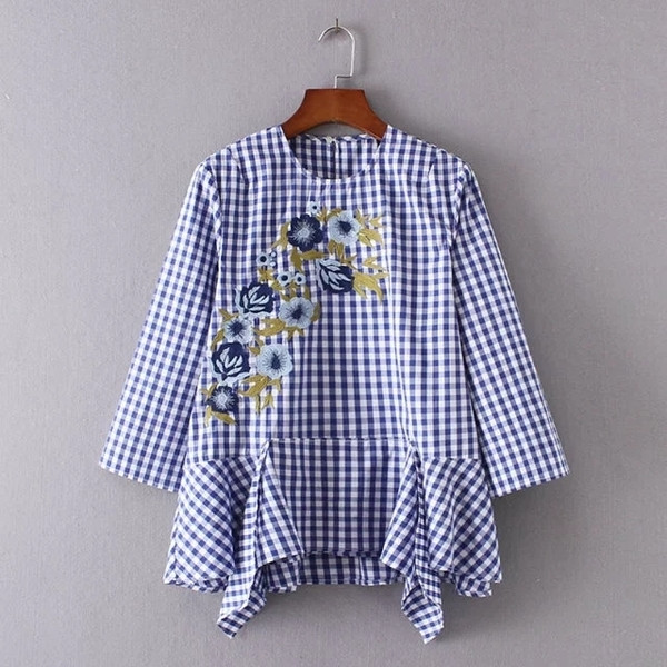 Γυναικεία μπλούζα με κεντήματα