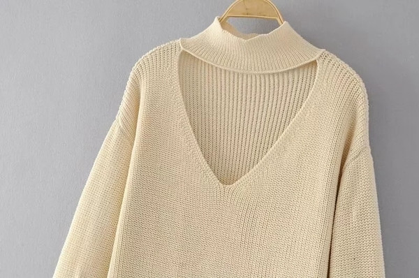 Γυναικείο πλεκτό πουλόβερ με V-λαιμό και κολάρο 