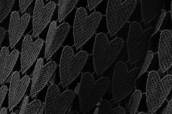 Αθλητικό-κομψό γυναικεία φούστα από δαντέλα σε μαύρο χρώμα