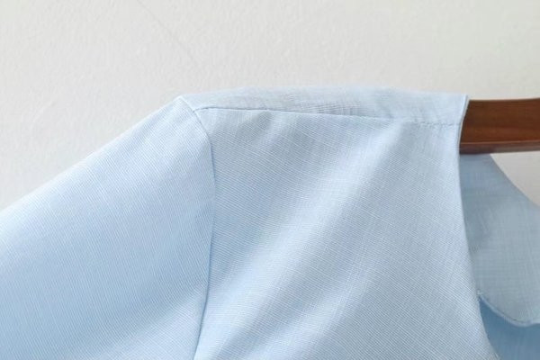 Αθλητική-κομψή γυναικεία μπλούζα με κομμένα μανίκια