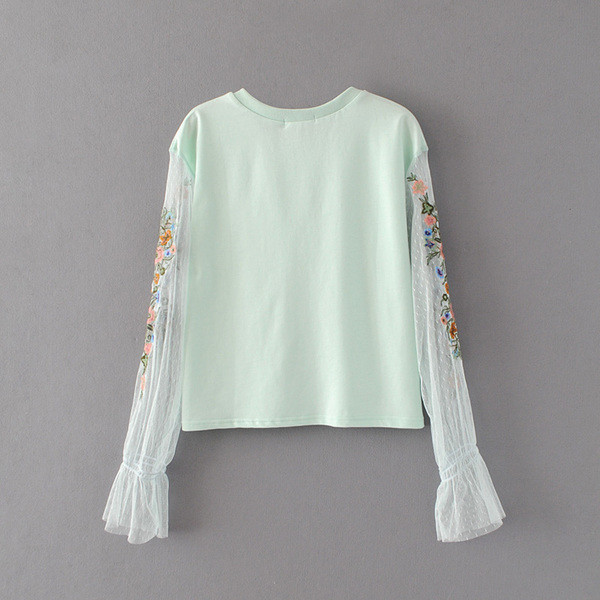 Γυναικεία μπλούζα φθινοπωρινή με μανίκια και κεντίνματα