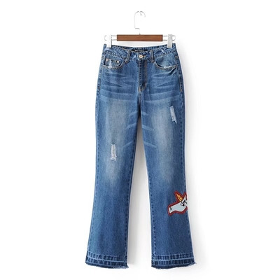 Μοντέρνα γυναικεία τζιν Τσάρλεστον με κεντήματα και υψηλή μέση