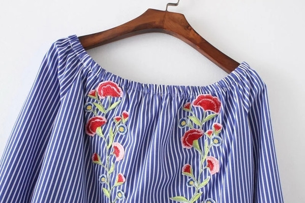 Τρέχουσα γυναικεία μπλούζα φθινοπώρου με λωρίδα κεντήματος