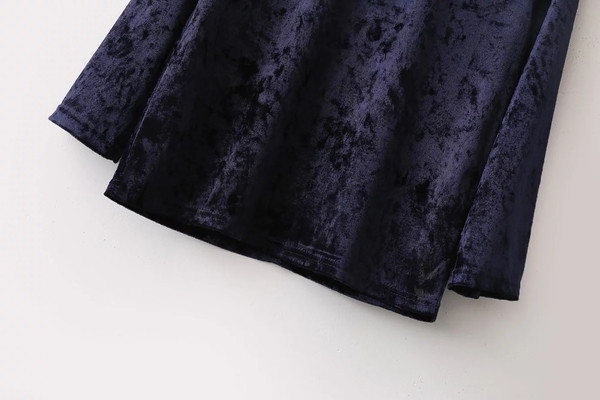 Κομψή γυναικεία μπλούζα σε σκούρο μπλε χρώμα