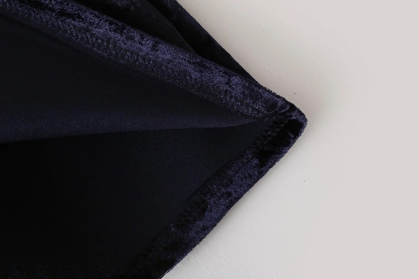 Κομψή γυναικεία μπλούζα σε σκούρο μπλε χρώμα