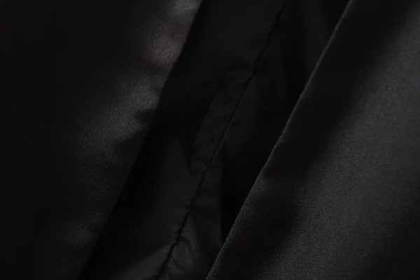 Υπέροχο γυναικείο παλτό για το φθινοπώρου - μακρύ με κεντήματα στην πλάτη