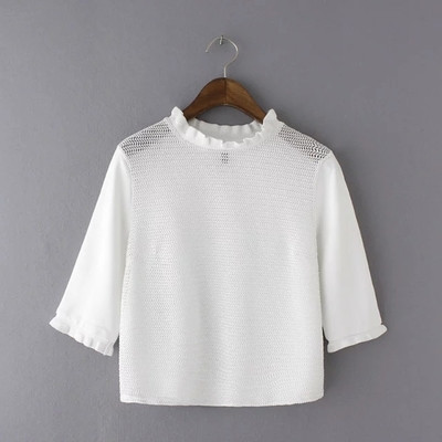 Κομψή κοντή γυναικεία μπλούζα με 4/5 μανίκια σε λευκό και μαύρο χρώμα