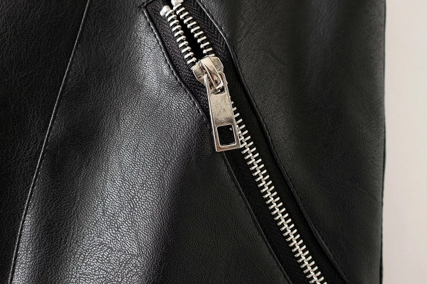 Κομψή δερμάτινη γυναικεία φούστα 