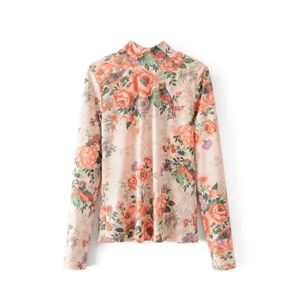 Καθημερινή γυναικεία μπλούζα με κολάρο και πολύχρωμη διακόσμηση