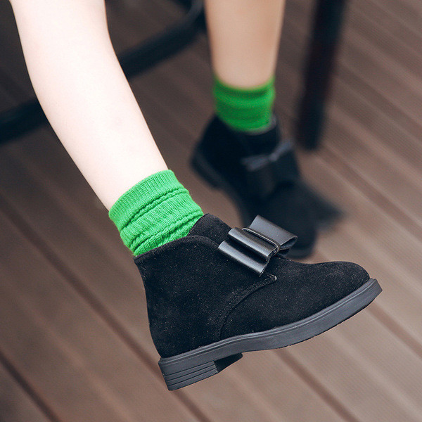 Γλυκιές  παιδικές μπότες για κορίτσια με κορδέλα σε τρία χρώματα