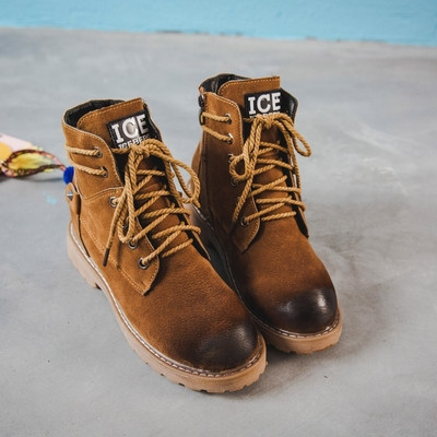 Καθημερινές γυναικείες μπότες με ανθεκτική σόλα σε τρία χρώματα