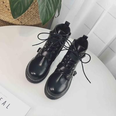 Спортно-елегантни дамски боти с катарами в черен цвят