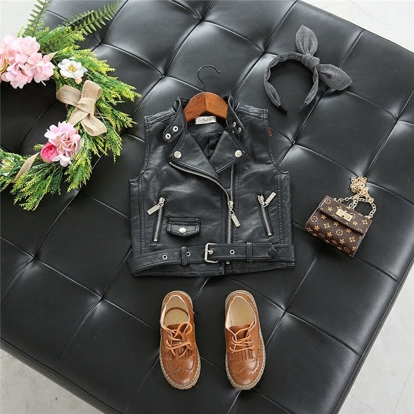 Παιδικό δερμάτινο μπουφάν σε μαύρο χρώμα