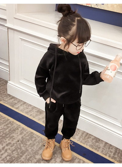 Σπορ-κομψό παιδικό σετ βελούδου σε τρία χρώματα