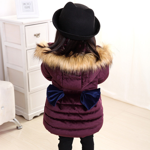 Πολύ κομψό μπουφάν για τα κορίτσια σε δύο χρώματα με κουκούλα και διακοσμητική κορδέλα