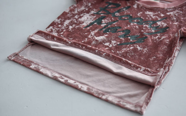 Κομψή παιδική μπλούζα βελούδου για κορίτσια με επιγραφή