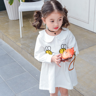 Есенна детска рокля за момичета в бял цвят с апликация