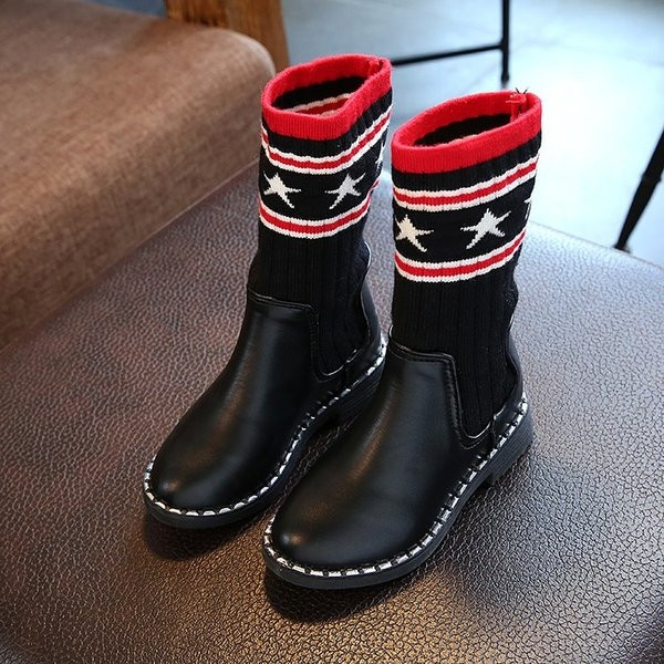 Σύγχρονες παιδικές μπότες για κορίτσια σε μαύρο χρώμα με ανθεκτική σόλα