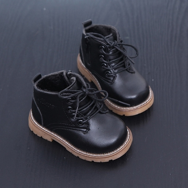 Есенно-зимно боти за момчета в три цвята с устойчива подметка