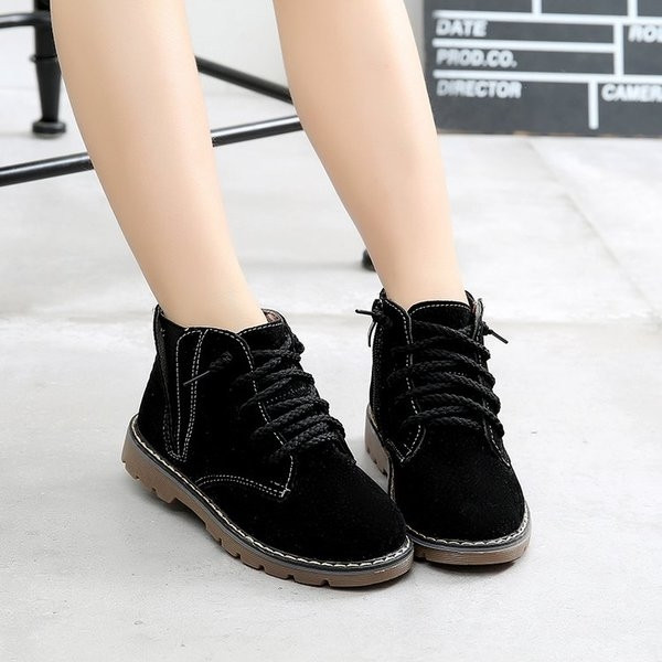 Παιδικές ρετρό μπότες για αγόρια σε τρία χρώματα