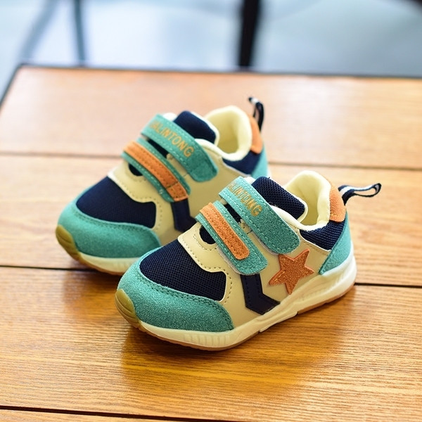 Αθλητικά παιδικά  παπούτσια για κορίτσια και αγόρια σε τρία χρώματα