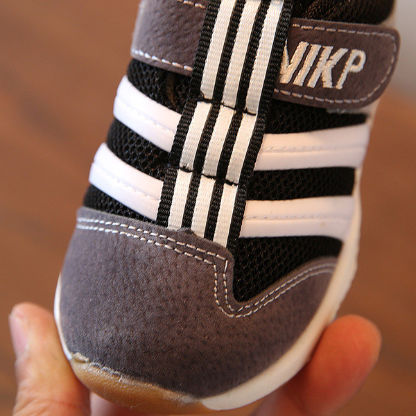 Αθλητικά παιδικά  παπούτσια για κορίτσια και αγόρια - φωτεινά, κατάλληλα για την  καθημερινή ζωή