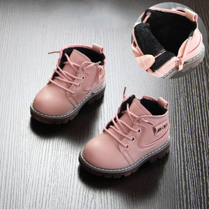 Φθινόπωρο-χειμωνιάτικες μπότες για αγόρια και κορίτσια σε διάφορα χρώματα