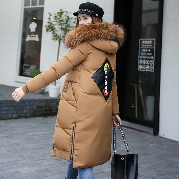 Πολύ ζεστό μακρύ χειμωνιάτικο μπουφάν για κορίτσια με εφαρμογή και κουκούλα με γούνα