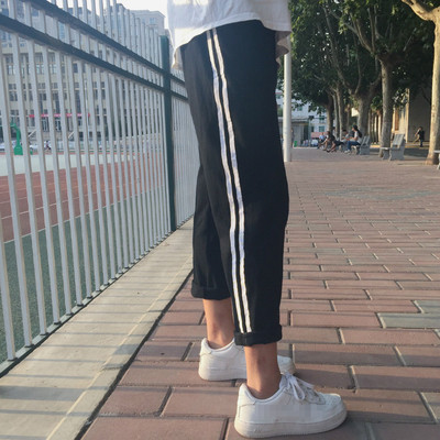 Σύγχρονα σπορ-κομψά γυναικεία παντελόνια