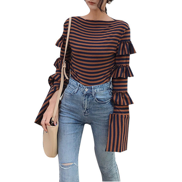 Модерна дамска блуза на райе с интересни ръкави в два цвята