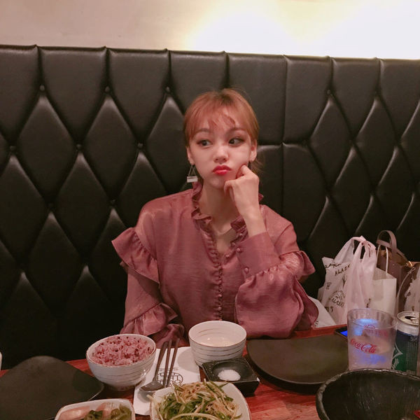 Елегантна дамска риза в свободен стил 