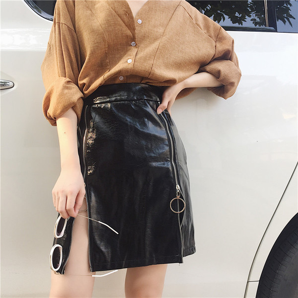 Κομψή γυναικεία φούστα απόοικολογικό δέρμα με υψηλή μέση και φερμουάρ