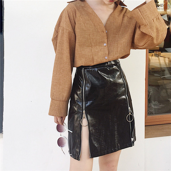 Κομψή γυναικεία φούστα απόοικολογικό δέρμα με υψηλή μέση και φερμουάρ