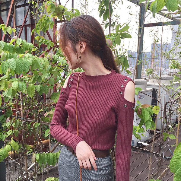 Γυναικεία μπούζα γαι το φθινόπωρο και το χειμώνα με γυμνά μανίκια