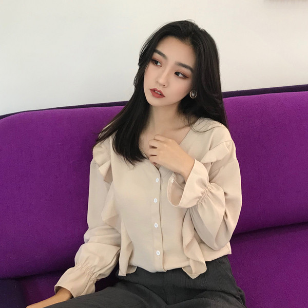 Κομψό γυναικείο πουκάμισο σε δύο V-necked χρώματα