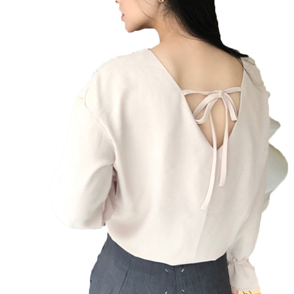 Κομψό γυναικείο πουκάμισο σε δύο V-necked χρώματα