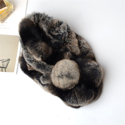 Ένα μεγάλο μαλακό και πολύ ζεστό γυναικείο κασκόλ πολλά χρώματα