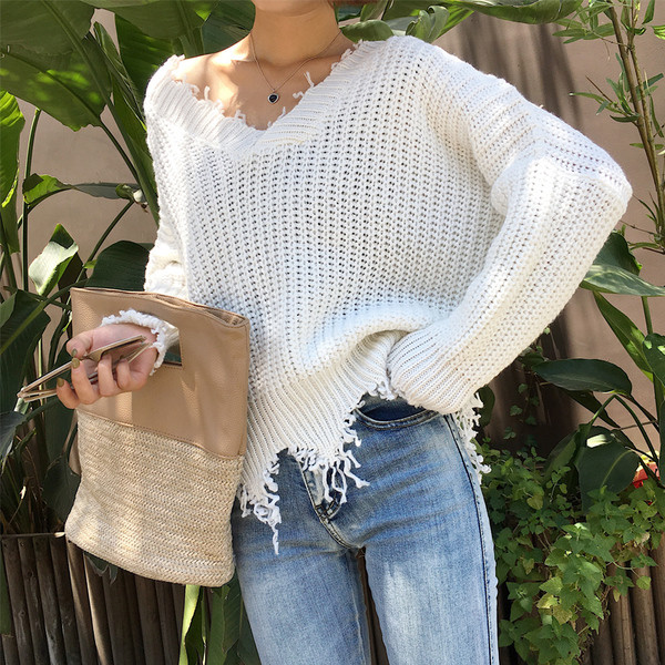 Γυναικείο πλεκτό πουλόβερ για το φθινόπωρο και το χειμώνα με ντεκολτέ σε σχήμα V