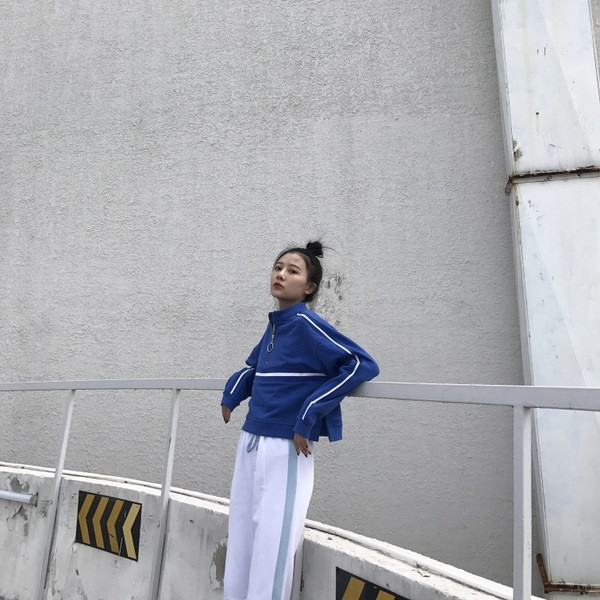 Αθλητικό-κομψό γυναικείο σετ σε διάφορα χρώματα