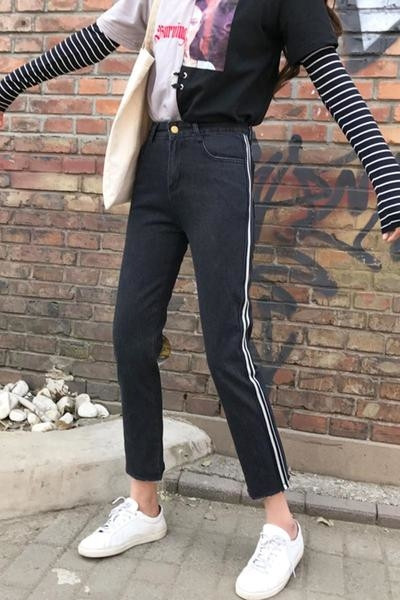 Casual γυναικεία τζιν με υψηλή μέση και λευκά λουριά