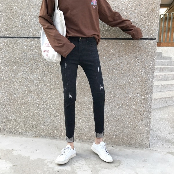 Κομψά γυναικεία τζιν - Λεπτά και σκισμένα, ψηλή μέση