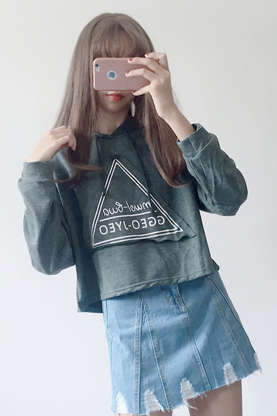 Γυναικεία καθημερινή μπλούζα με κουκούλα και εφαρμογή