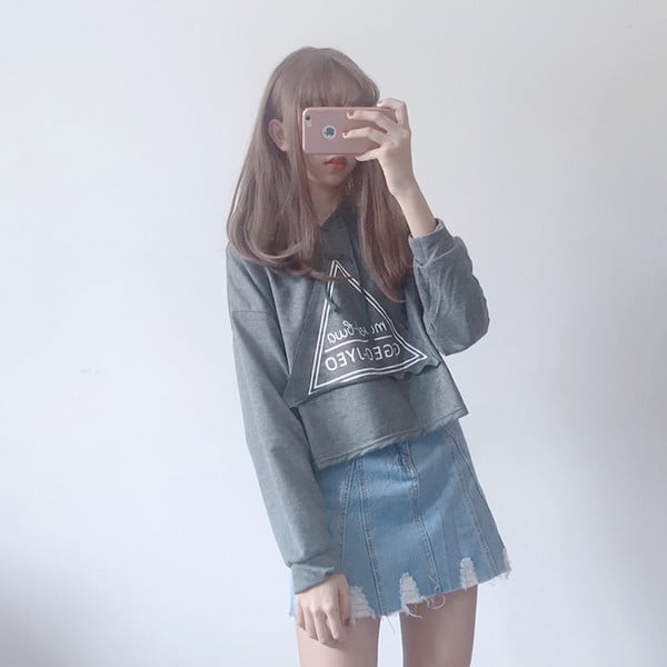 Γυναικεία καθημερινή μπλούζα με κουκούλα και εφαρμογή