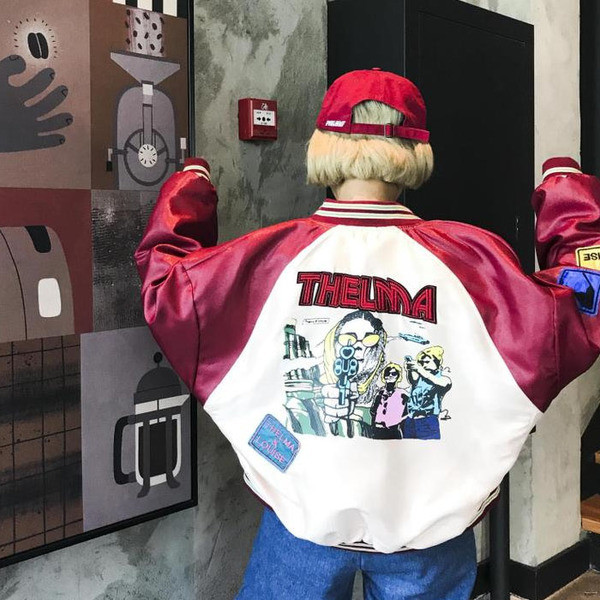 Μοντέρνο μπουφάν με διακοσμητικές εφαρμογές