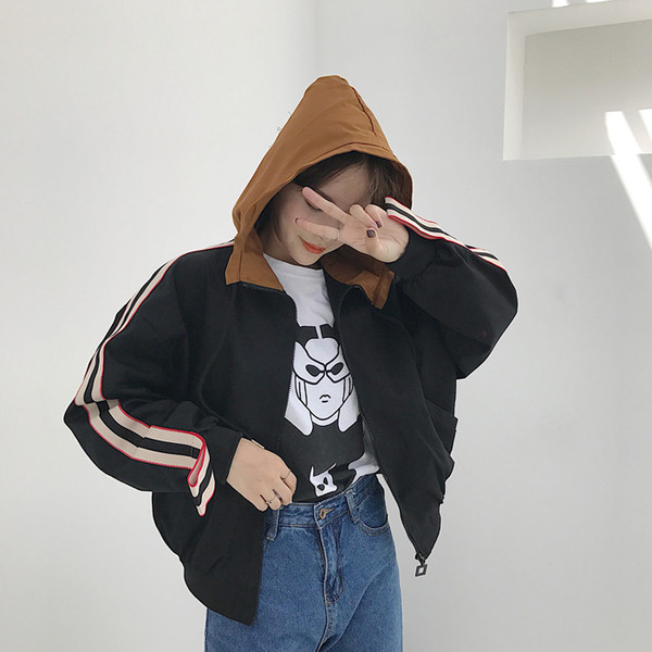 Стилен широк дамски суичър с качулка и в три цвята