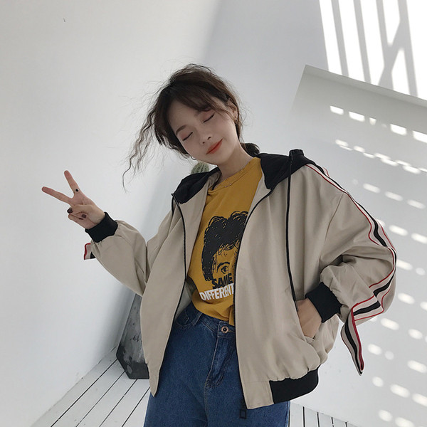 Стилен широк дамски суичър с качулка и в три цвята