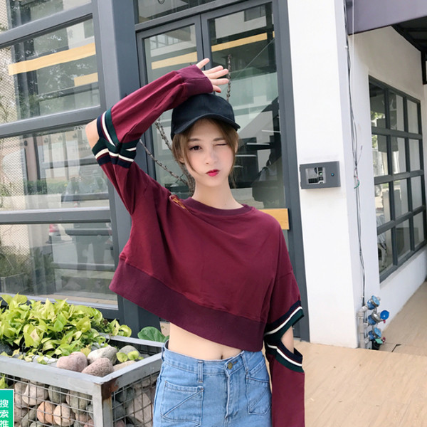 Γυναικείο σύντομό φούτερ με σχέδιο μανικιών σε δύο χρωμάτων