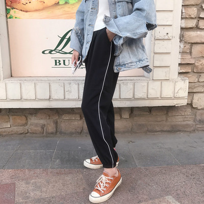 Μοντέρνα αθλητικά κομψά γυναικεία παντελόνια σε δύο χρώματα